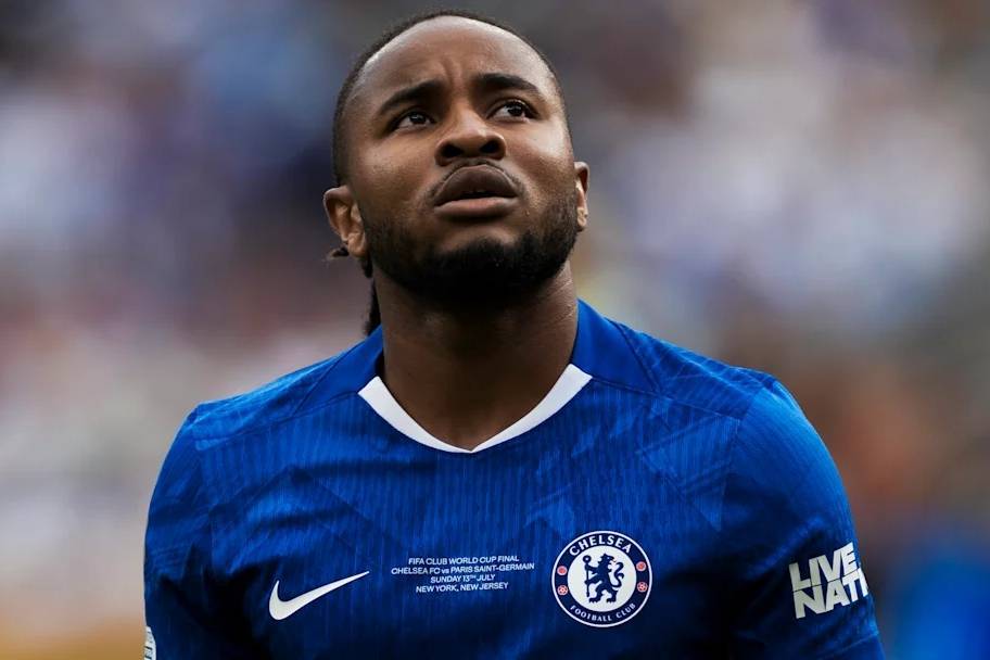 切尔西降价兜售恩昆库，为引进西蒙斯铺路，英超德甲多队有意求购